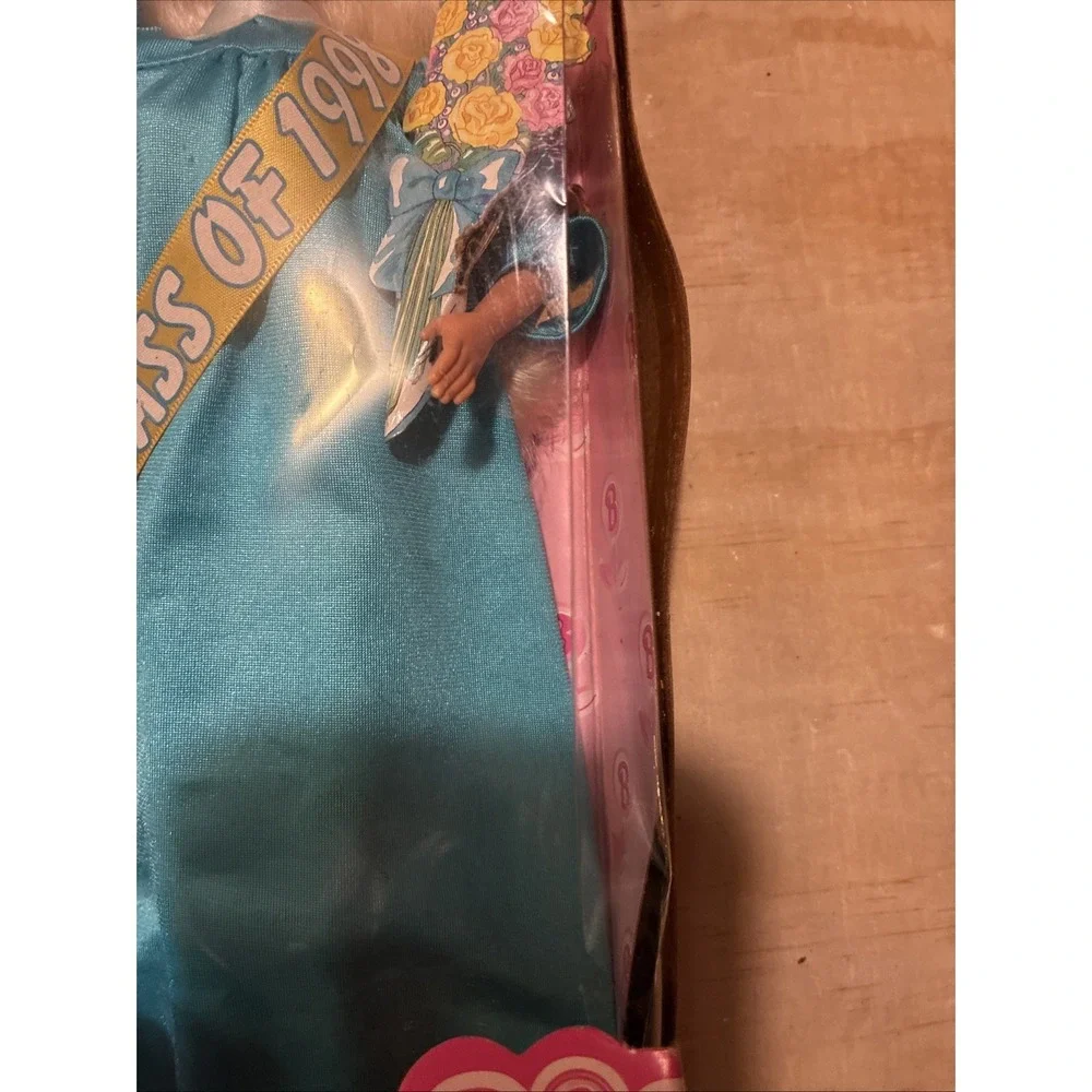 Mattel VTG Class of 1998 Graduation Barbie Doll Blue Gown New In Damaged Box